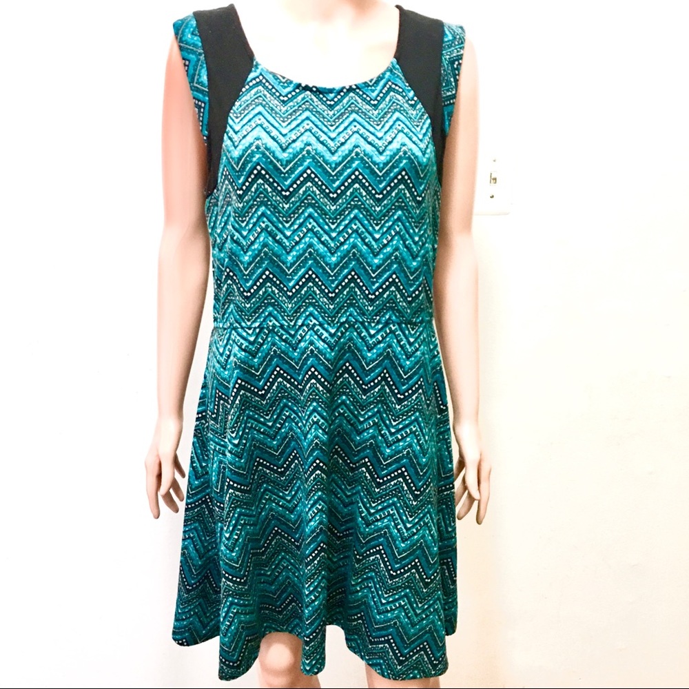 Green & Black Zigzag Print A-Line Dress